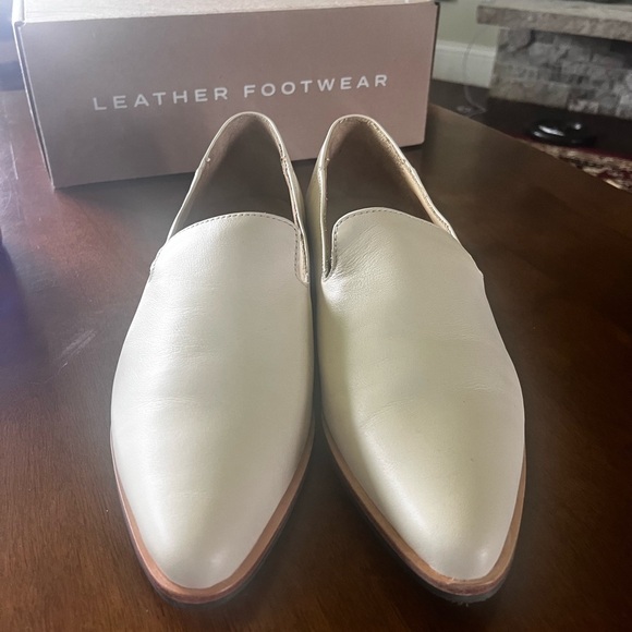 Brand new Portland Leather “pointed flat” in bone. - Picture 5 of 7